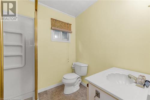 5419 Maple Street, Niagara Falls, ON - Indoor Photo Showing Bathroom