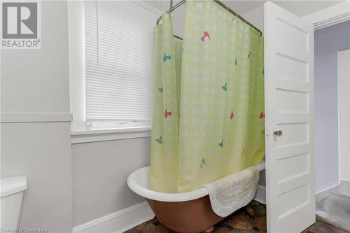 5419 Maple Street, Niagara Falls, ON - Indoor Photo Showing Bathroom