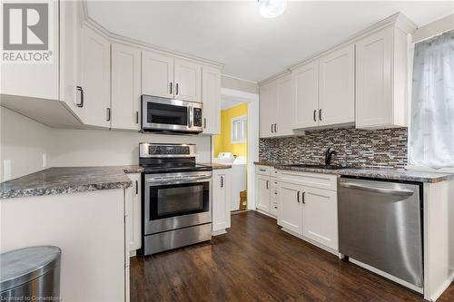 5419 Maple Street, Niagara Falls, ON - Indoor Photo Showing Kitchen