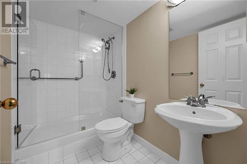 150 Wilson Street W Unit# 112, Ancaster, ON - Indoor Photo Showing Bathroom