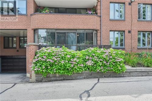 150 Wilson Street W Unit# 112, Ancaster, ON - Outdoor