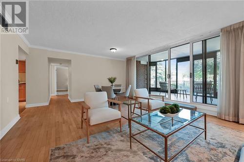 150 Wilson Street W Unit# 112, Ancaster, ON - Indoor Photo Showing Living Room