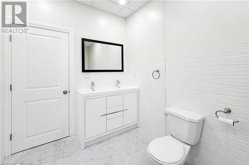 344 Main Street W Unit# 1, Hamilton, ON - Indoor Photo Showing Bathroom