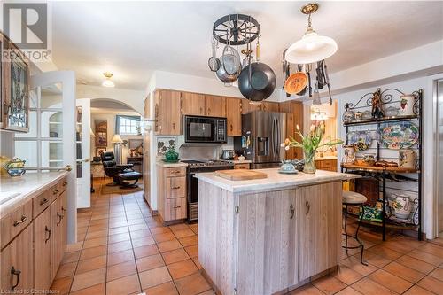 1552 Regional Road 81 Road, St. Catharines, ON - Indoor Photo Showing Kitchen