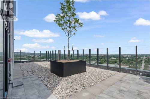 2007 James Street Unit# 707, Burlington, ON - Outdoor With View