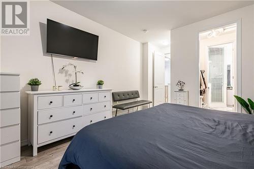 39 Cosmopolitan Common, St. Catharines, ON - Indoor Photo Showing Bedroom