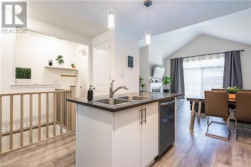 39 Cosmopolitan Common, St. Catharines, ON - Indoor Photo Showing Kitchen With Double Sink