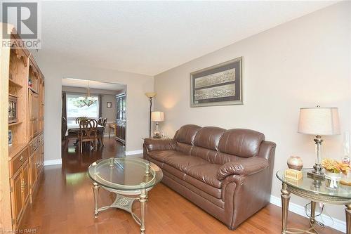 3 Suter Crescent, Dundas, ON - Indoor Photo Showing Living Room