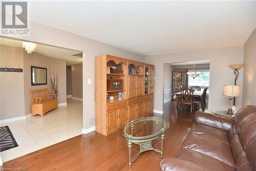 3 Suter Crescent, Dundas, ON - Indoor Photo Showing Living Room