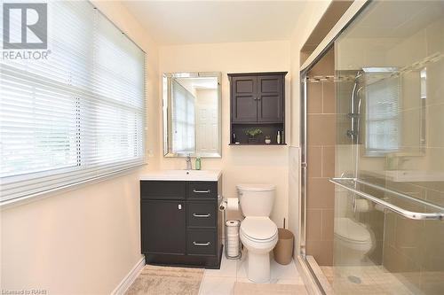 3 Suter Crescent, Dundas, ON - Indoor Photo Showing Bathroom