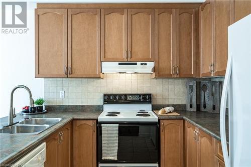 100 Beddoe Drive Unit# 7, Hamilton, ON - Indoor Photo Showing Kitchen With Double Sink