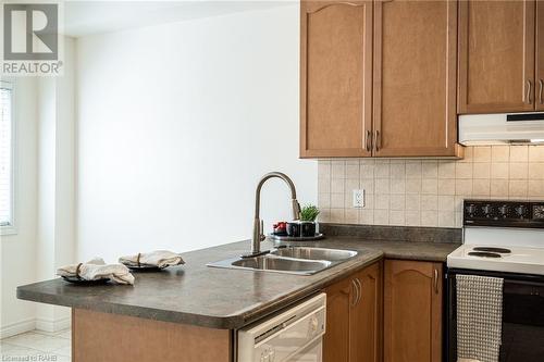 100 Beddoe Drive Unit# 7, Hamilton, ON - Indoor Photo Showing Kitchen With Double Sink