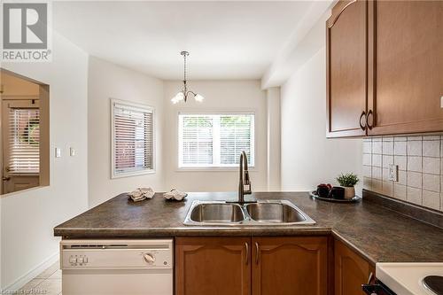 100 Beddoe Drive Unit# 7, Hamilton, ON - Indoor Photo Showing Kitchen With Double Sink