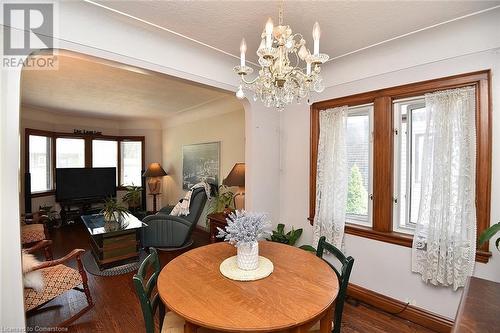 11 Wesanford Place, Hamilton, ON - Indoor Photo Showing Dining Room