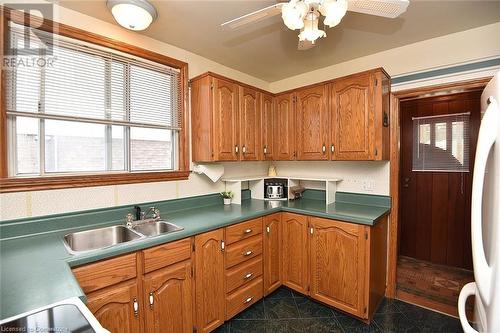 11 Wesanford Place, Hamilton, ON - Indoor Photo Showing Kitchen With Double Sink