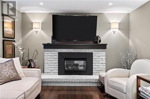 39 Belair Drive, St. Catharines, ON - Indoor Photo Showing Living Room With Fireplace