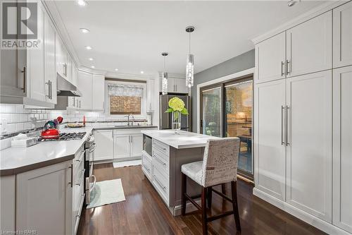 39 Belair Drive, St. Catharines, ON - Indoor Photo Showing Kitchen With Upgraded Kitchen