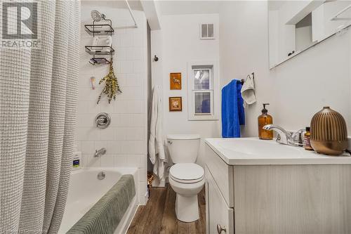 275 Dunsmure Road, Hamilton, ON - Indoor Photo Showing Bathroom