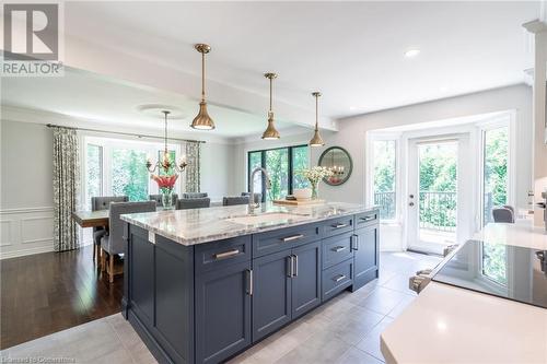 360 North Shore Boulevard E, Burlington, ON - Indoor Photo Showing Kitchen With Upgraded Kitchen