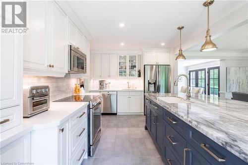 360 North Shore Boulevard E, Burlington, ON - Indoor Photo Showing Kitchen With Upgraded Kitchen