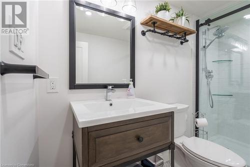 360 North Shore Boulevard E, Burlington, ON - Indoor Photo Showing Bathroom