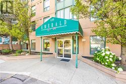 135 HILLCREST Avenue Unit# 1014  Mississauga, ON L5B 4B1