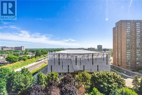 Toronto Skyline View - 135 Hillcrest Avenue Unit# 1014, Mississauga, ON - Outdoor With View