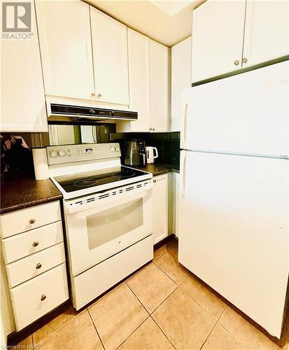 Kitchen - 1 Elm Drive W Unit# 2309, Mississauga, ON - Indoor Photo Showing Kitchen