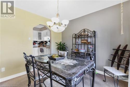 985 Limeridge Road E Unit# 32, Hamilton, ON - Indoor Photo Showing Dining Room