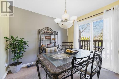 985 Limeridge Road E Unit# 32, Hamilton, ON - Indoor Photo Showing Dining Room