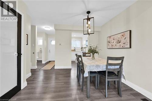 125 Livingston Avenue Unit# 16, Grimsby, ON - Indoor Photo Showing Dining Room