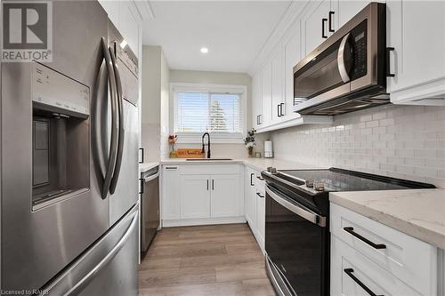 125 Livingston Avenue Unit# 16, Grimsby, ON - Indoor Photo Showing Kitchen With Stainless Steel Kitchen With Upgraded Kitchen