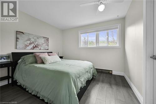 125 Livingston Avenue Unit# 16, Grimsby, ON - Indoor Photo Showing Bedroom