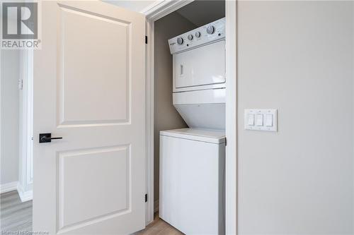 120 Springvalley Crescent Unit# 302, Hamilton, ON - Indoor Photo Showing Laundry Room