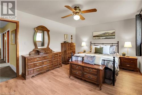 48 Emily Street, Grimsby, ON - Indoor Photo Showing Bedroom