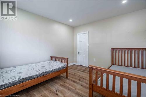 127 Robins Avenue, Hamilton, ON - Indoor Photo Showing Bedroom