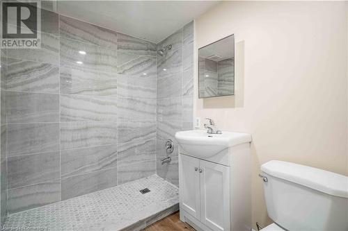 127 Robins Avenue, Hamilton, ON - Indoor Photo Showing Bathroom