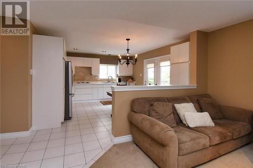 43 Glenayr Street, Hamilton, ON - Indoor Photo Showing Living Room