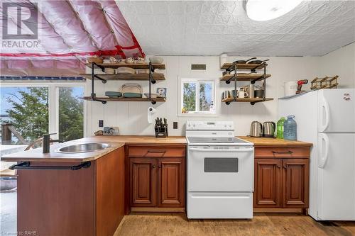 99 Teddy Bear Lane, South Bruce Peninsula, ON - Indoor Photo Showing Kitchen