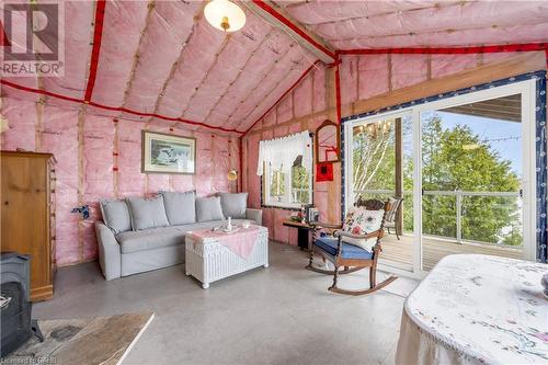 99 Teddy Bear Lane, South Bruce Peninsula, ON - Indoor Photo Showing Living Room