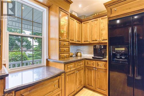 341 Main Street W, Grimsby, ON - Indoor Photo Showing Kitchen