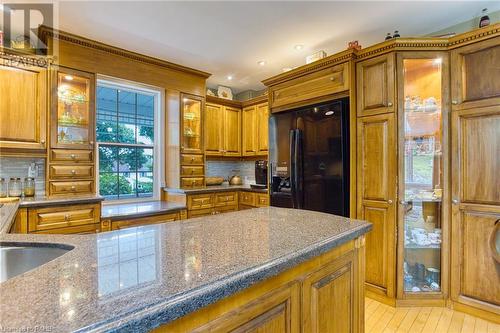 341 Main Street W, Grimsby, ON - Indoor Photo Showing Kitchen