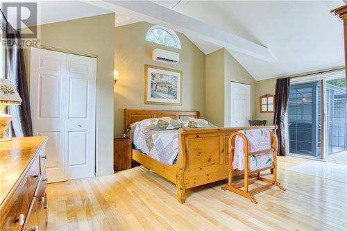 341 Main Street W, Grimsby, ON - Indoor Photo Showing Bedroom