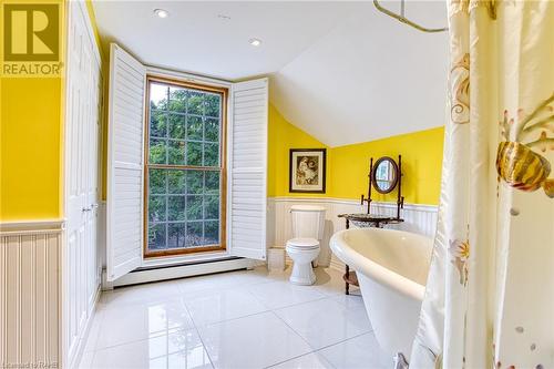 341 Main Street W, Grimsby, ON - Indoor Photo Showing Bathroom