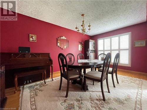 Dining room - viewing backyard - 407 Melanie Crescent, Ancaster, ON - Indoor Photo Showing Dining Room