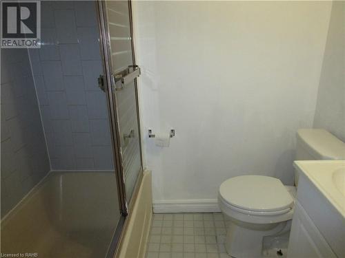 205 Kenilworth Avenue N Unit# 2, Hamilton, ON - Indoor Photo Showing Bathroom