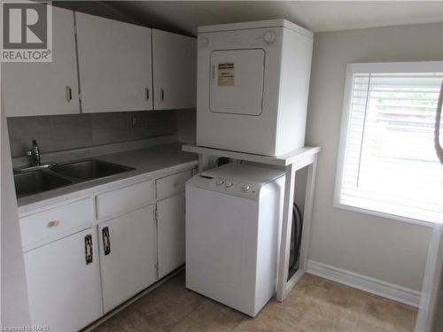 205 Kenilworth Avenue N Unit# 2, Hamilton, ON - Indoor Photo Showing Laundry Room