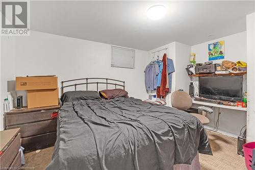 29 Clarendon Avenue, Hamilton, ON - Indoor Photo Showing Bedroom