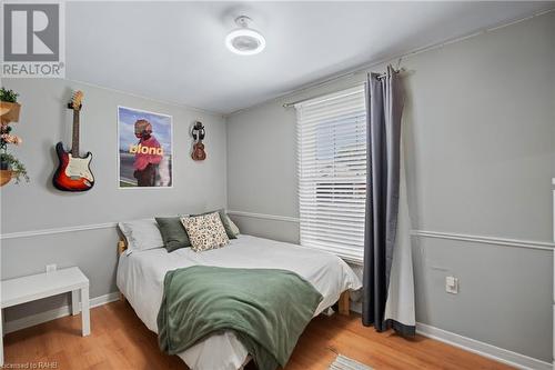 37 Mary Street, St. Catharines, ON - Indoor Photo Showing Bedroom