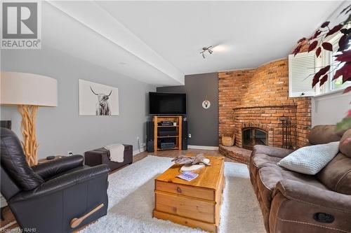 37 Mary Street, St. Catharines, ON - Indoor Photo Showing Living Room With Fireplace